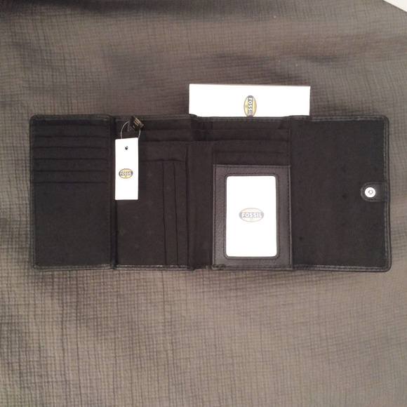 **SOLD** Fossil Marlow Leather Wallet - Picture 6 of 8